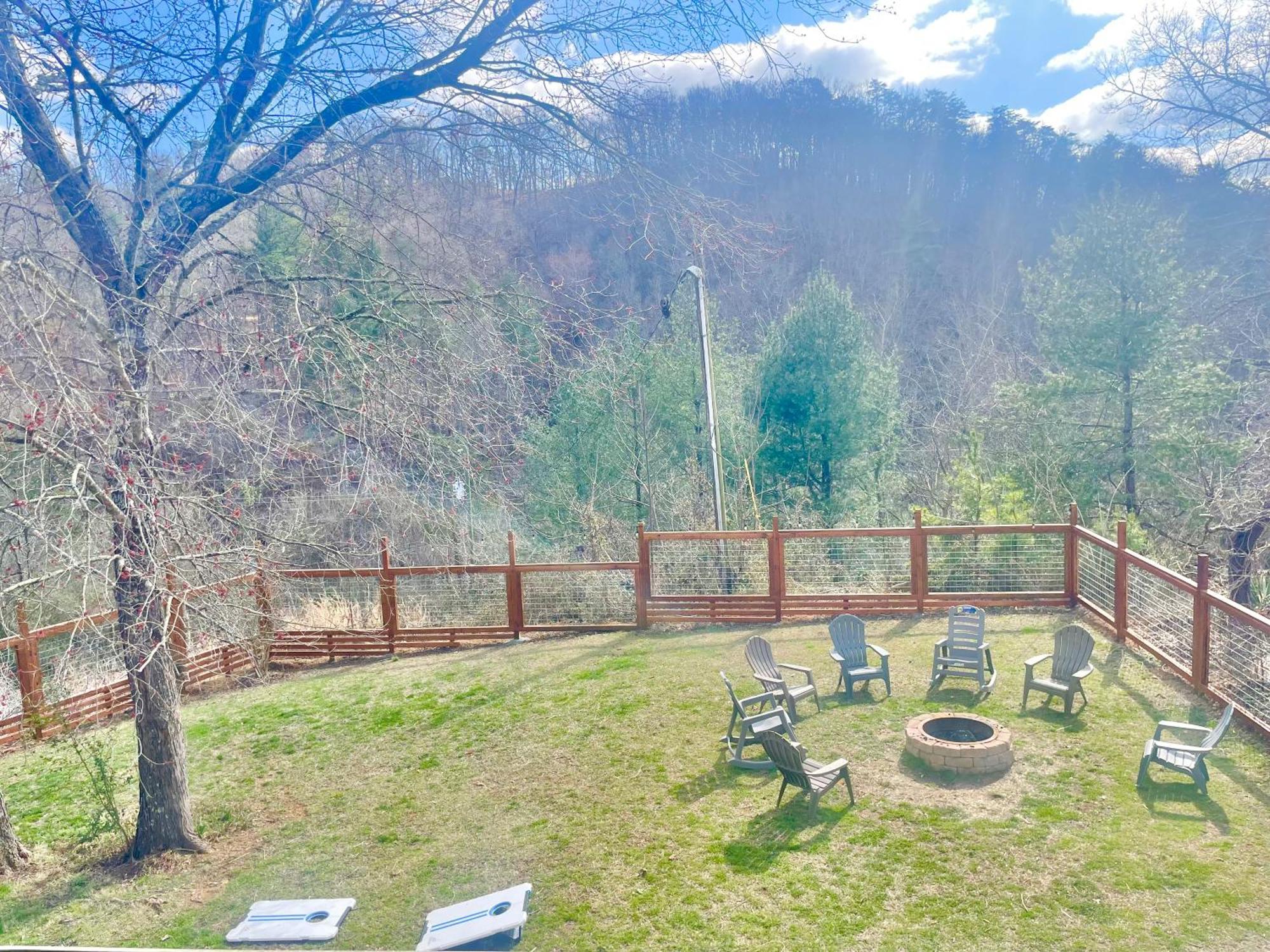 5Bedrooms*4King Beds*Outstanding Location*Hottub* Sevierville Exterior photo