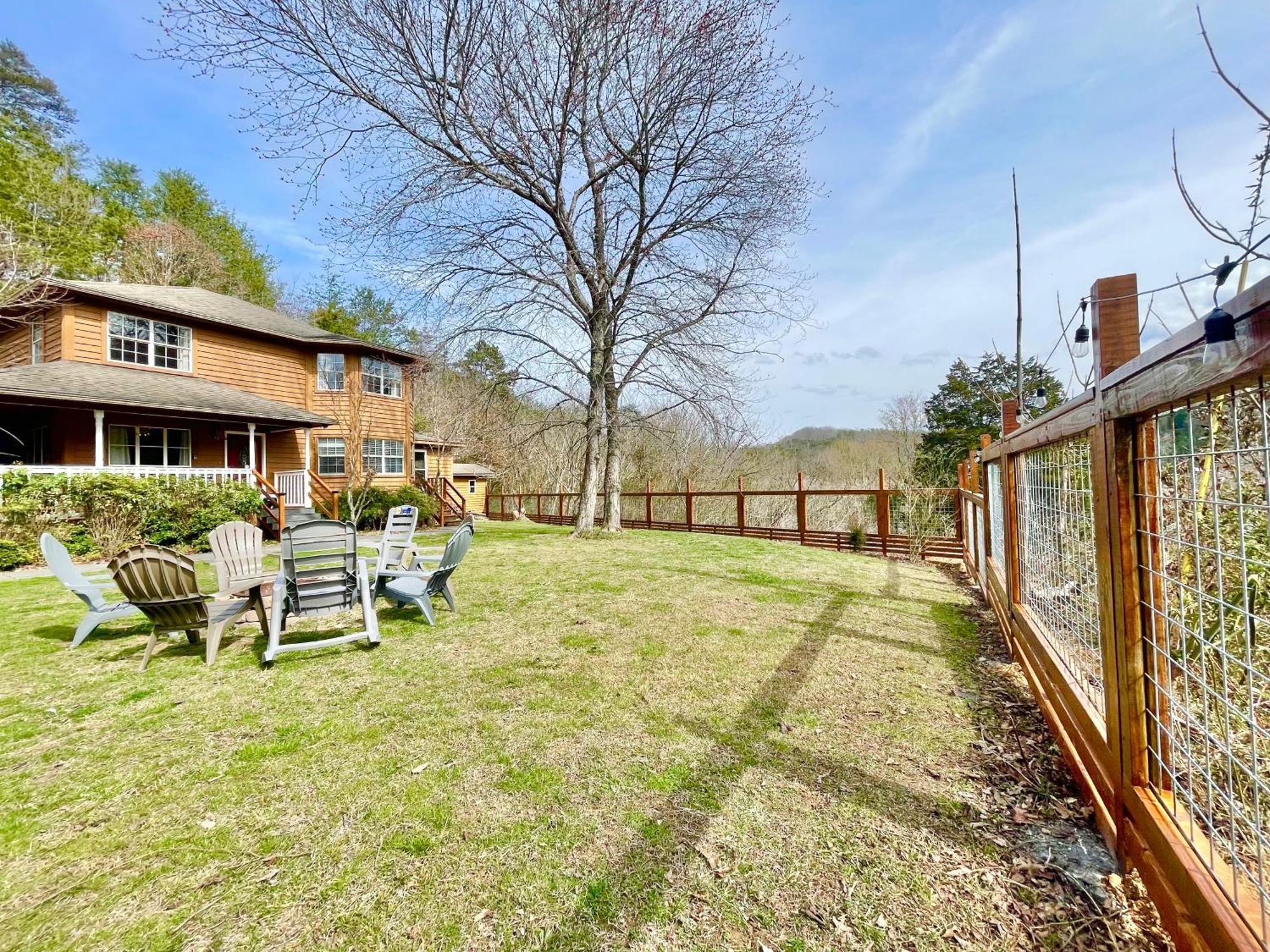 5Bedrooms*4King Beds*Outstanding Location*Hottub* Sevierville Exterior photo
