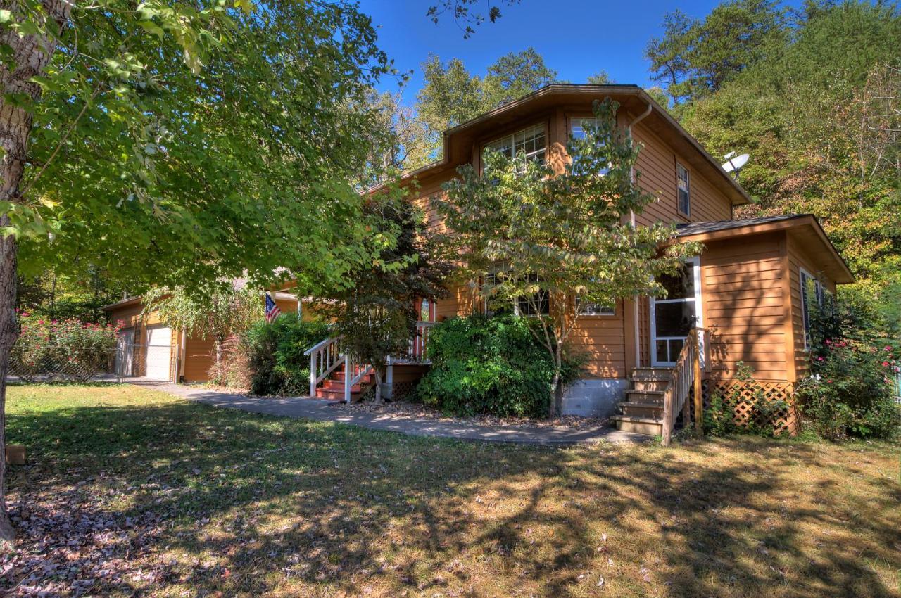 5Bedrooms*4King Beds*Outstanding Location*Hottub* Sevierville Exterior photo