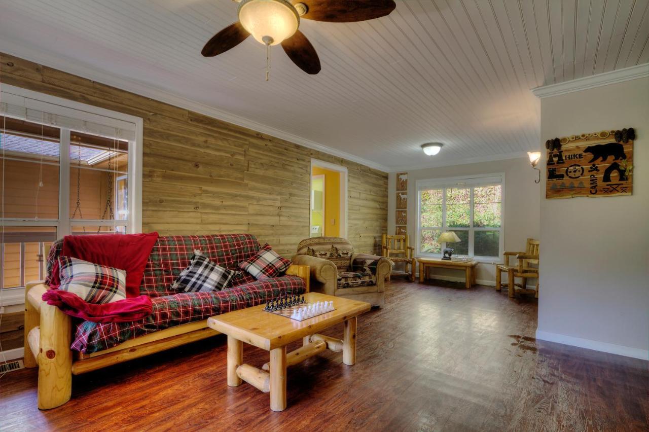 5Bedrooms*4King Beds*Outstanding Location*Hottub* Sevierville Exterior photo
