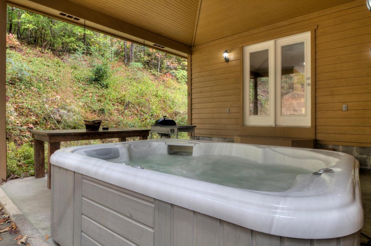 5Bedrooms*4King Beds*Outstanding Location*Hottub* Sevierville Exterior photo